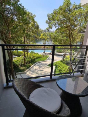 Cassia Residence 1 BR pool view